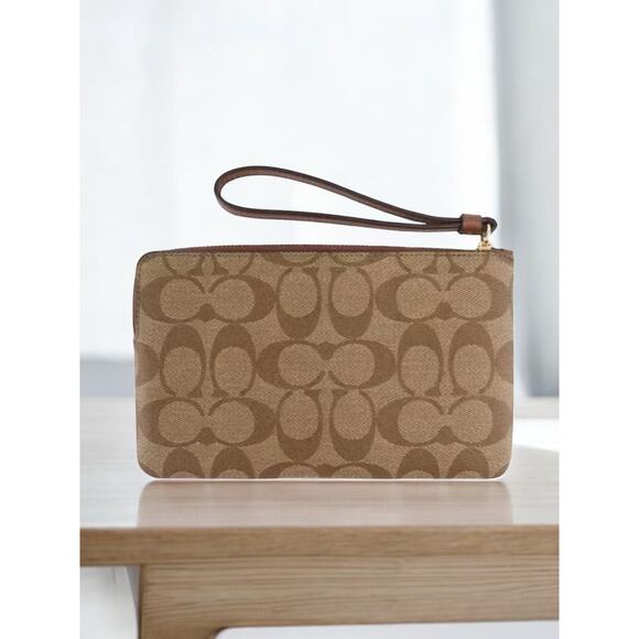 NWT Coach 6648 Signature Large Corner Zip Wristlet - Picture 2 of 7